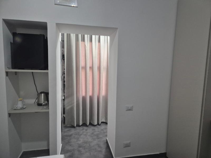 Standard Single Room image 4