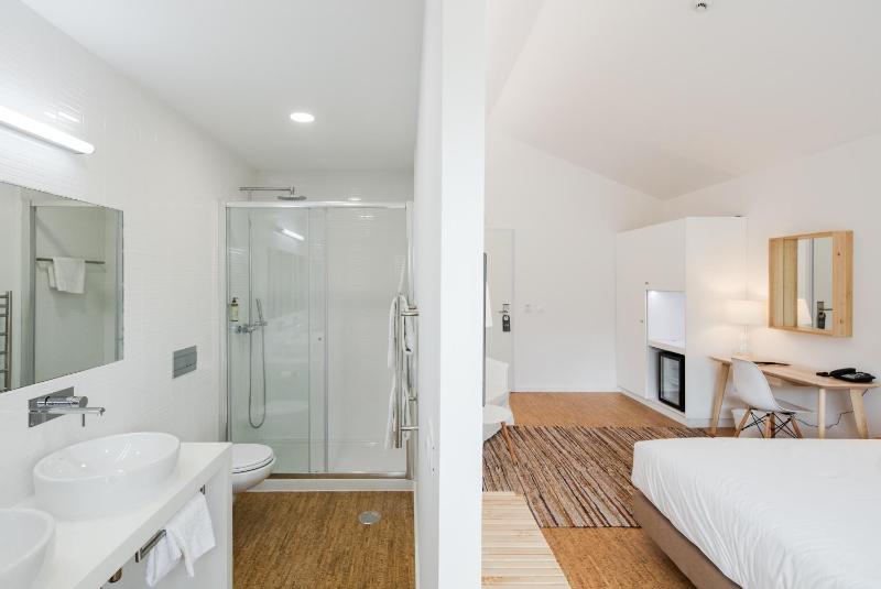 Twin Room with Terrace image 3