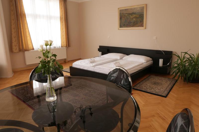 Triple Room image 3