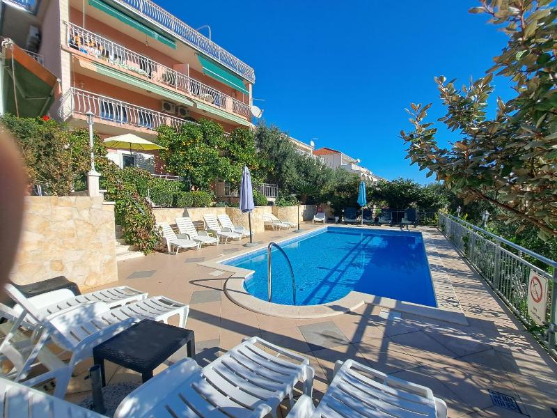 Apartment with Sea View image 1
