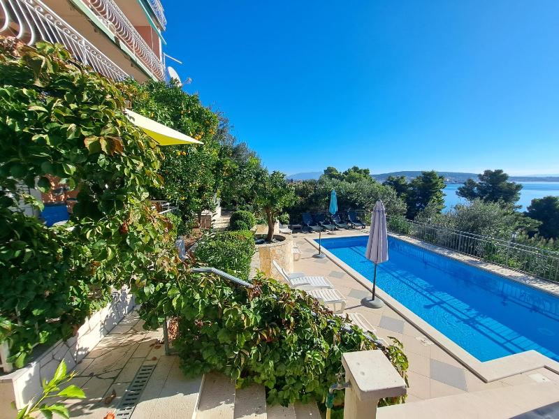 Apartment with Sea View image 3