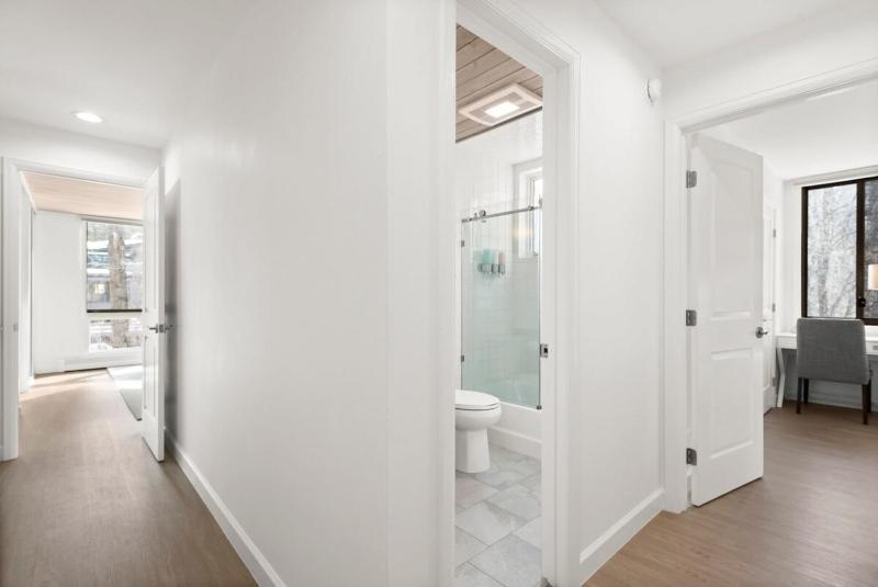 Renovated Riverfront 3 BR 2 BA with Pool - Walk to Town! - image 6