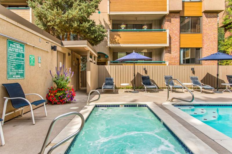 Renovated Riverfront 3 BR 2 BA with Pool - Walk to Town! - image 30