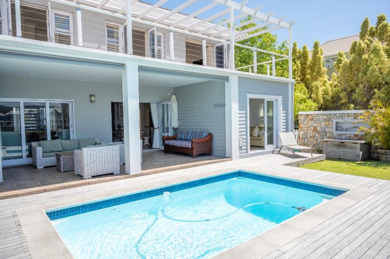 Thesen Island Villas - image 1