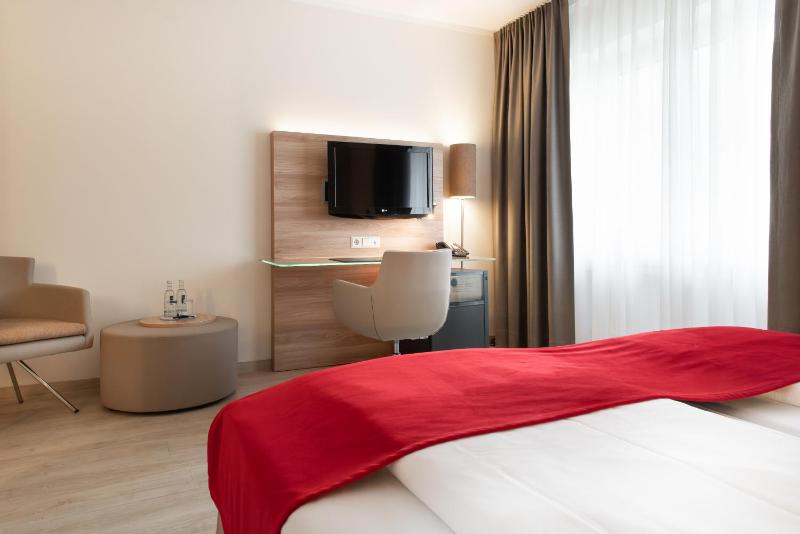Deluxe Double Room image 2