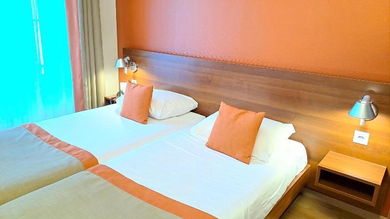 Superior Double Room image 4