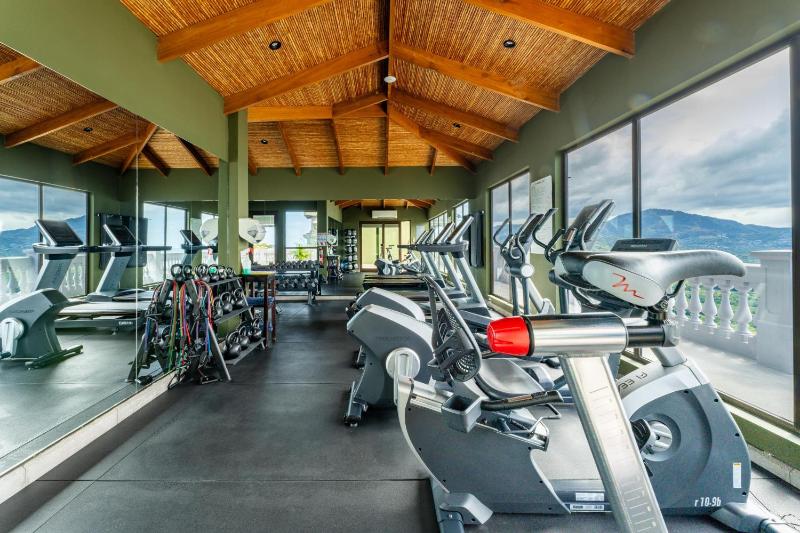 360 Splendor 405 Ocean View Condo- With Breakfast - image 16