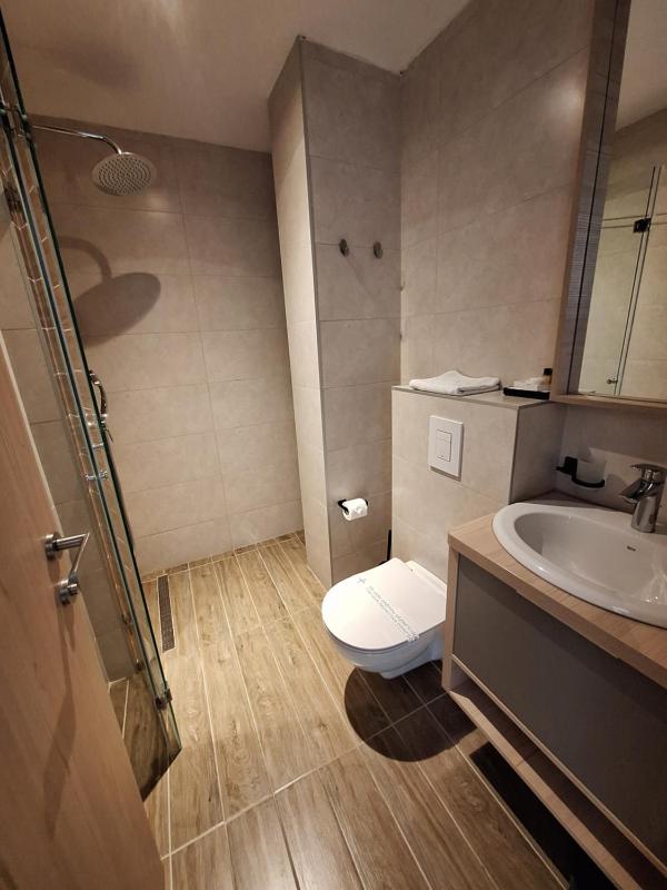 Double Room with Lake View image 1