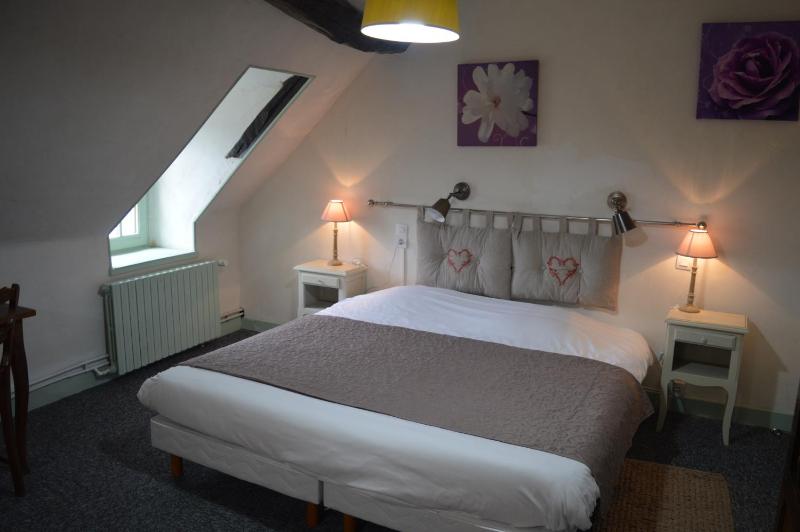 Standard Quadruple Room image 2