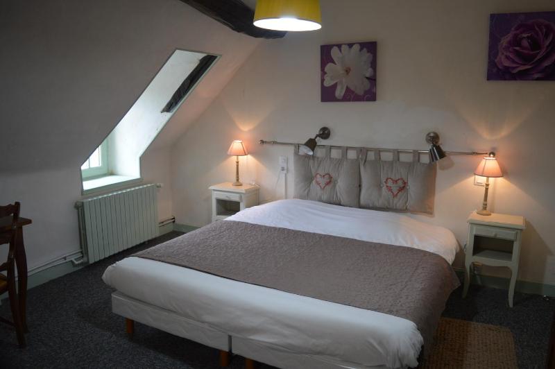Standard Quadruple Room image 3