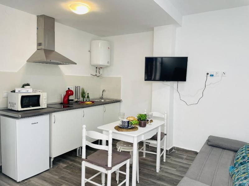 Apartamento Alboran en el centro de Nerja - image 23