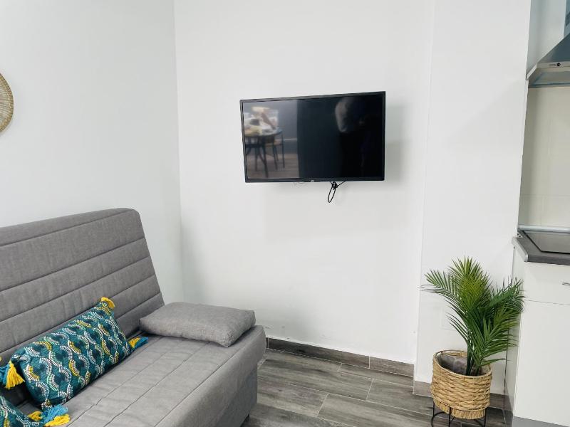 Apartamento Alboran en el centro de Nerja - image 8