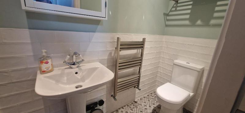 Extended 3BD SplitLevel Cottage in Popular Village - image 12
