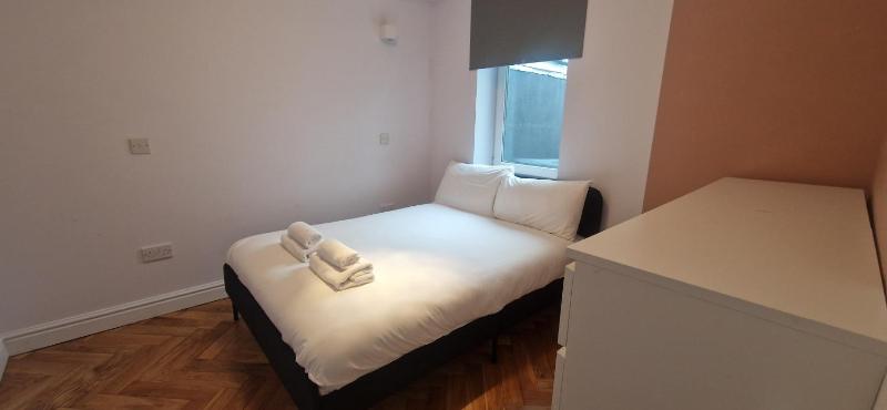 Extended 3BD SplitLevel Cottage in Popular Village - image 11