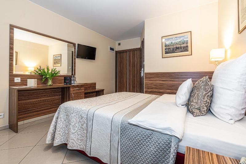Single Room image 4