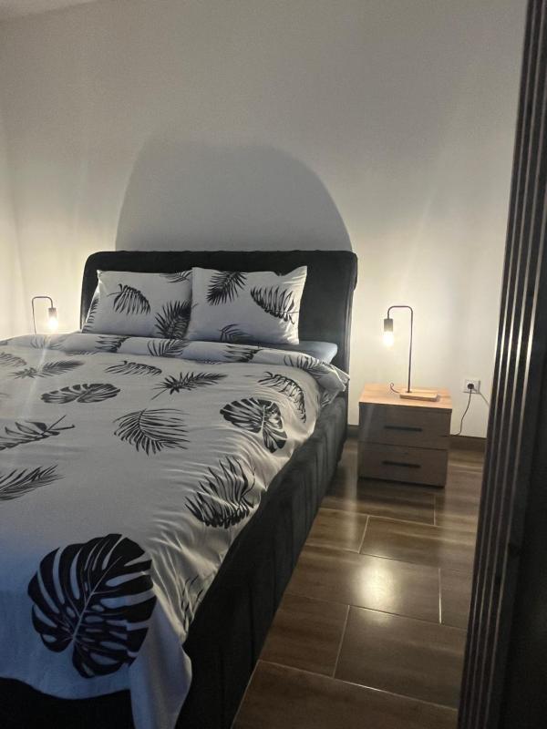Central Duplex Apartment - image 7