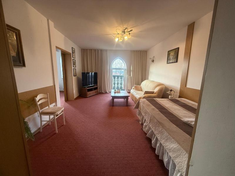 One-Bedroom Apartment image 1