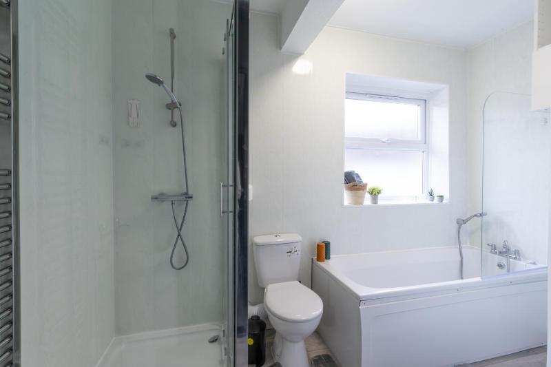 Open Mind Property - 2 BR 4 Beds & 6 Guests - image 4