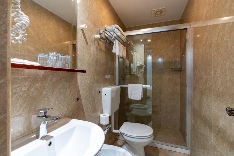 Standard Double Room image 2