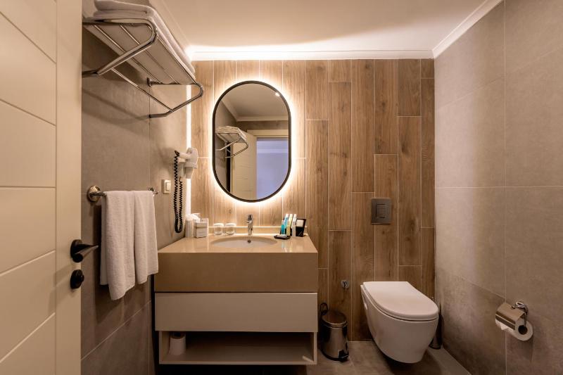 Duplex Quadruple Room image 3