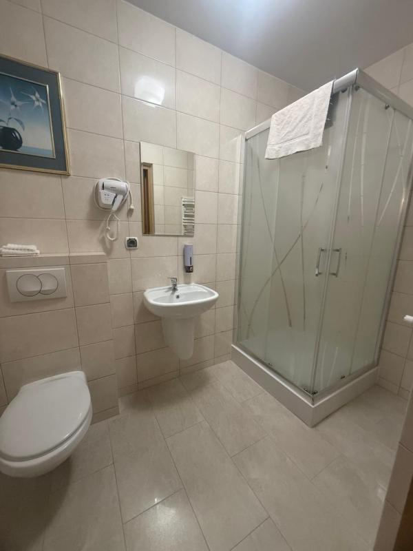 One-Bedroom Apartment image 2