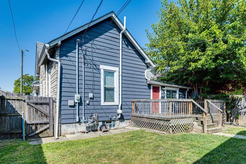 Charming 2-Bedroom Home with Private Gym - image 18