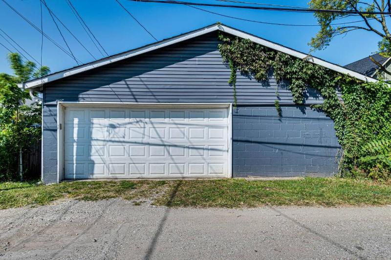 Charming 2-Bedroom Home with Private Gym - image 9
