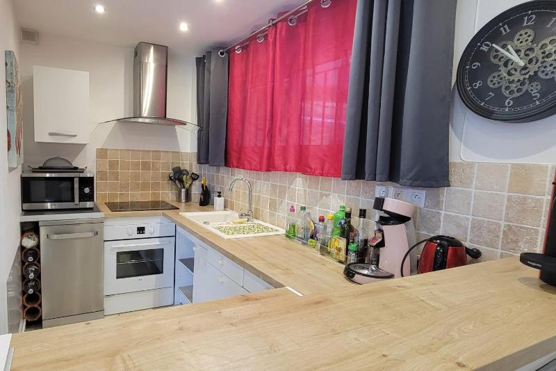 Charming T2 100 meters from the beach - image 14