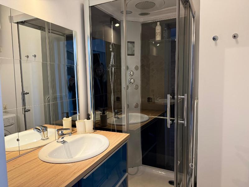 One-Bedroom Apartment image 4
