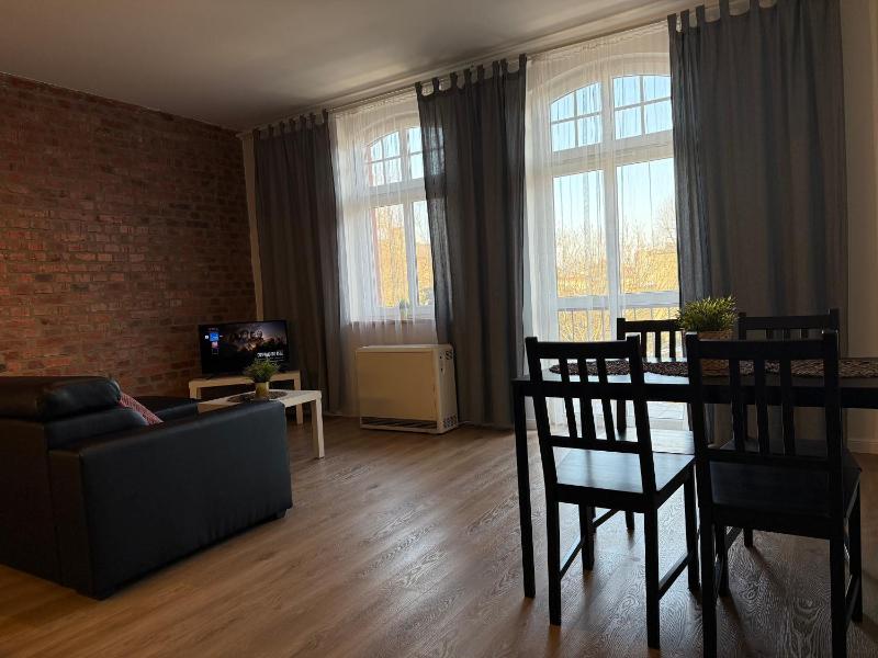 One-Bedroom Apartment image 3