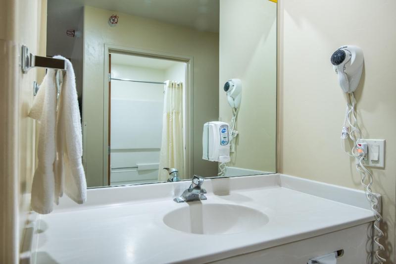 Kitchenette 1 Room Suite image 2
