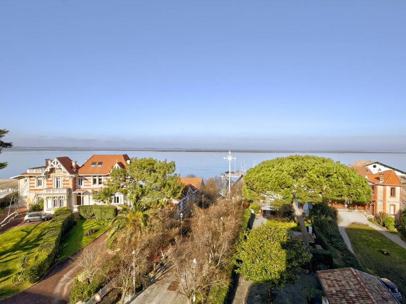 Arcachon - T3 avec terrasse parking et WIFI - image 7