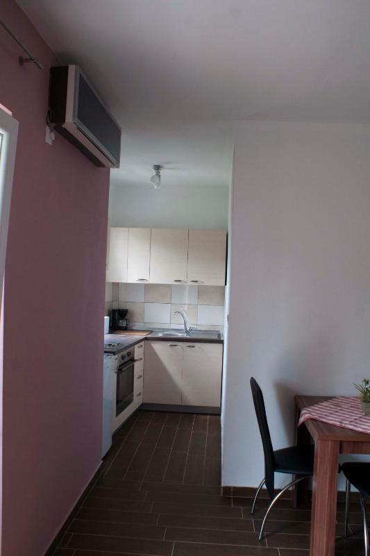 Studio Apartment image 3