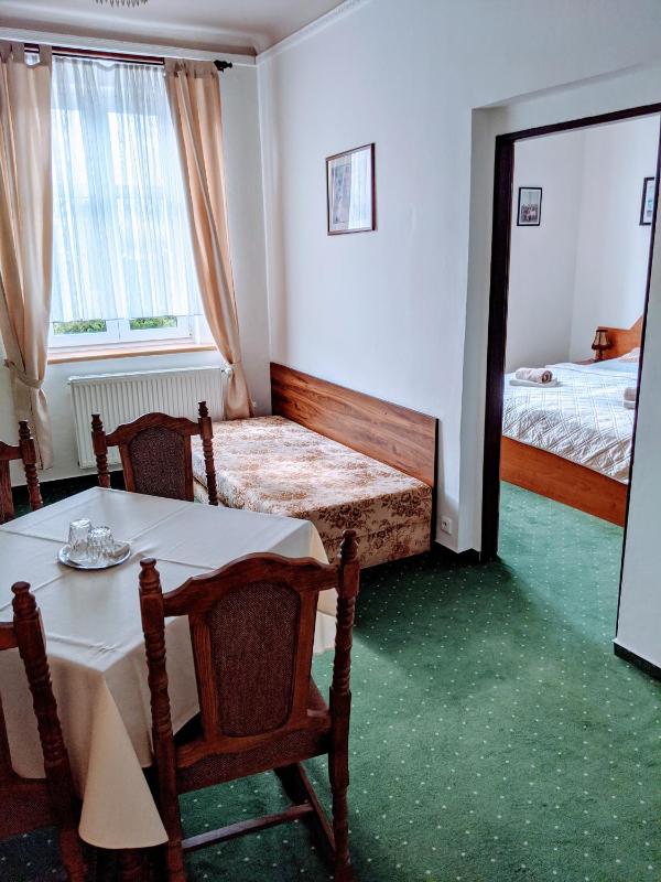 Quadruple Room image 4