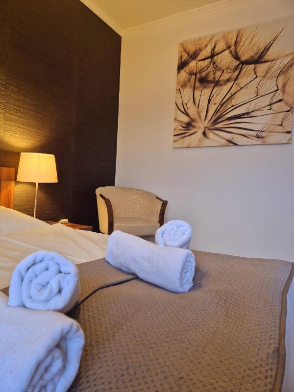 Double Room image 4