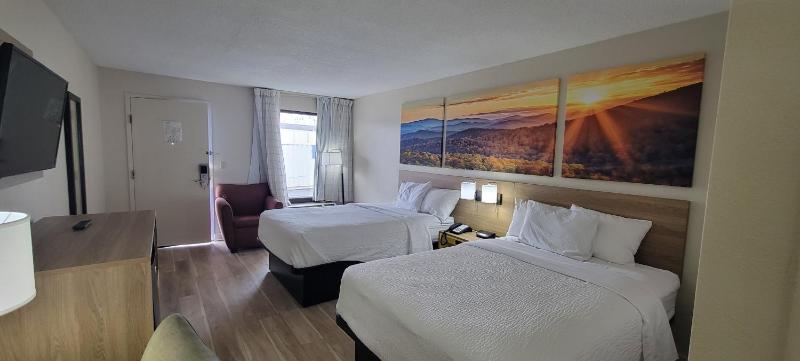 Double Room with Two Double Beds - Smoking image 2