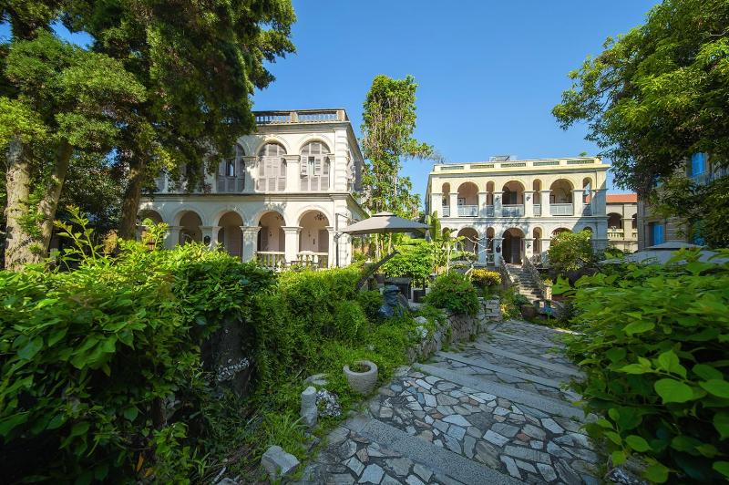 Gulangyu Baiju Monet Garden Coffee Music Villa - image 10