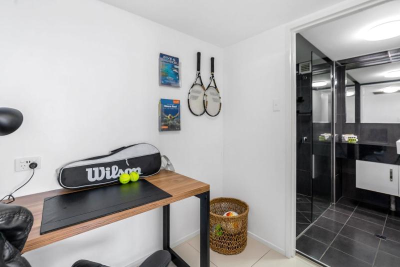 Belle Escapes 73 Rydges Plaza Esplanade with Ocean & City Views - image 6