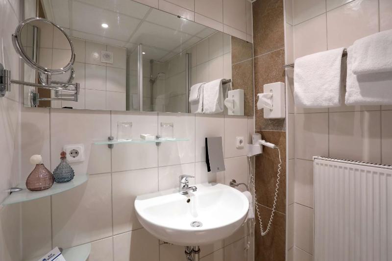 Standard Single Room image 1