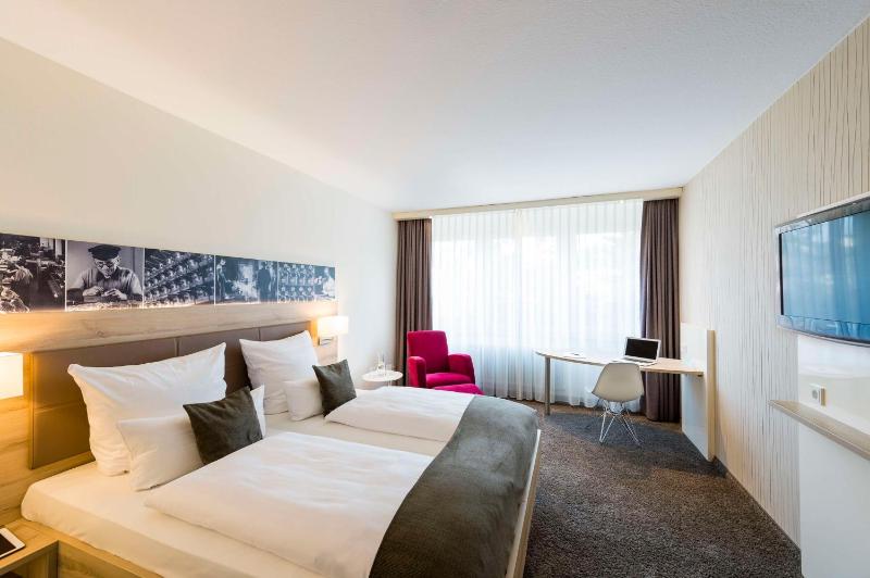 Double Room image 1