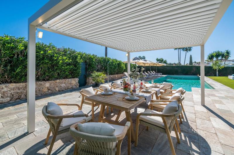 VACATION MARBELLA I Villa Milka Frontline Golf Giant Private Heated Pool Close to High-end Restaurants 8min Puerto Banus Cine Room - image 11