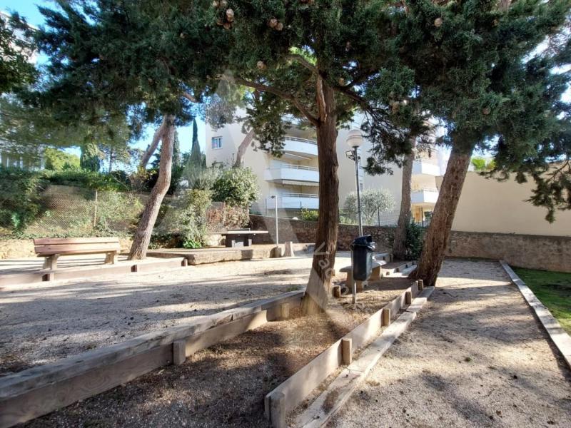 T2 loggia residence avec piscine entre ville et plages - image 10