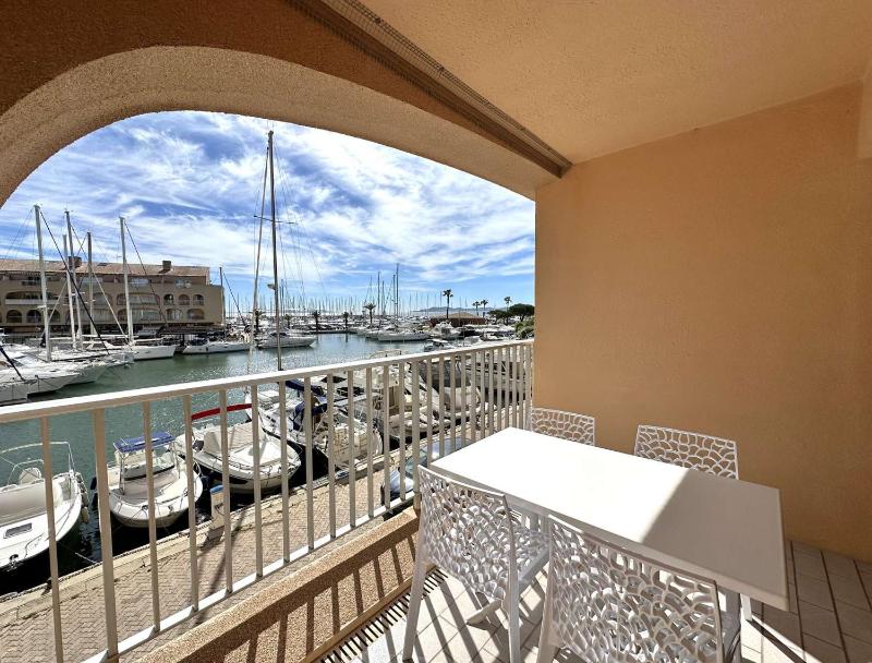 HYEDHI Studio pour 4 personnes avec vue mer sur le port d'Hyères - image 10