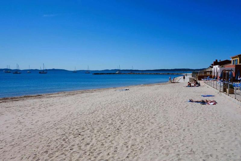 HYEDHI Studio pour 4 personnes avec vue mer sur le port d'Hyères - image 16