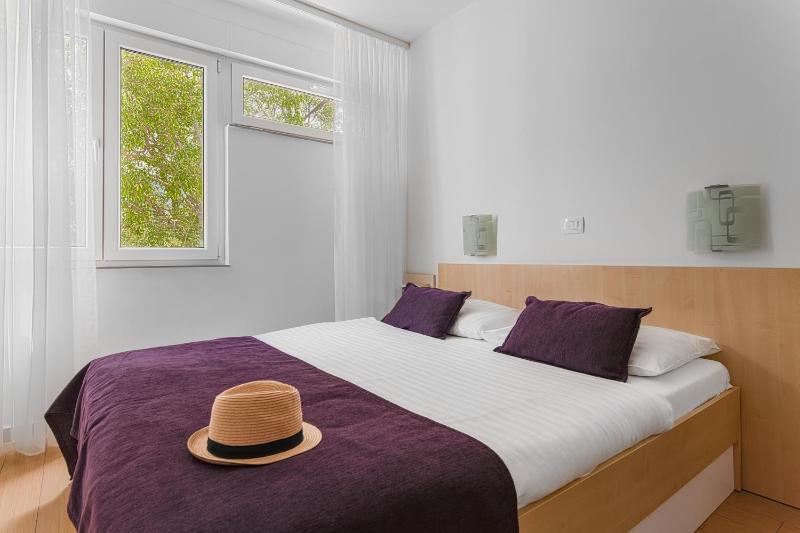 Standard Double Room image 2