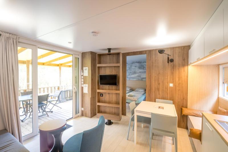 Luxe Chalet 2 image 3