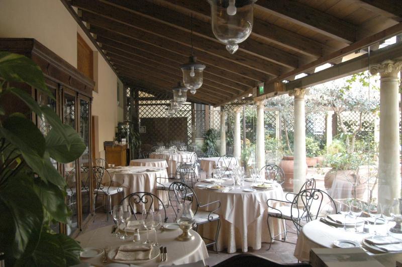 Katane Palace Hotel - image 11