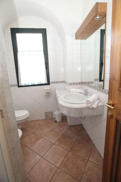 Double Room with Sea View image 1