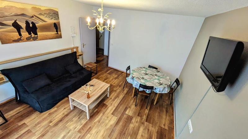 One-Bedroom Apartment image 2
