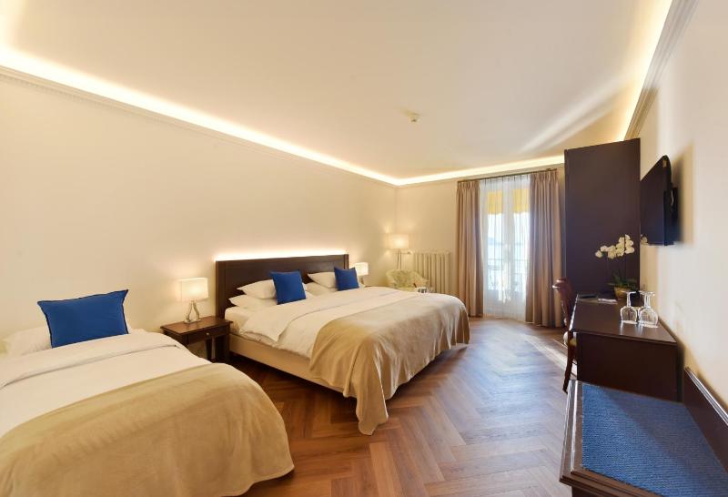Superior Triple Room with Lake View image 3
